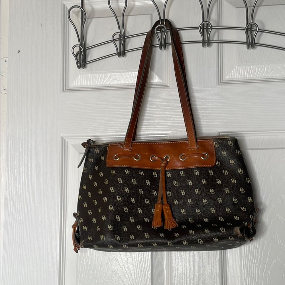 Dooney & bourke logo print leather & coated canvas shoulder handbag